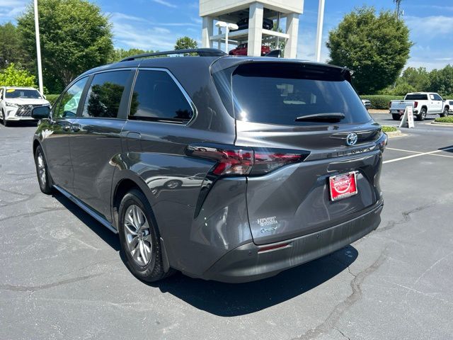Used 2025 Toyota Sienna Van