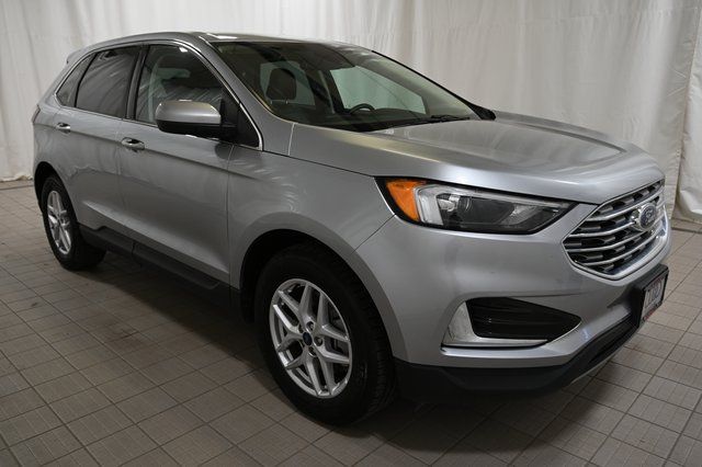 Used 2022 Silver Ford SEL image 14