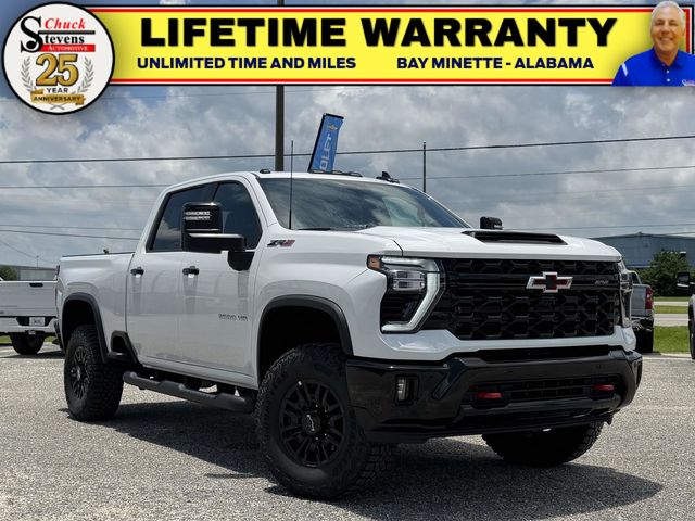 Summit White 2026 Chevrolet Silverado 2500HD Pickup Truck Four-Wheel Drive Automatic