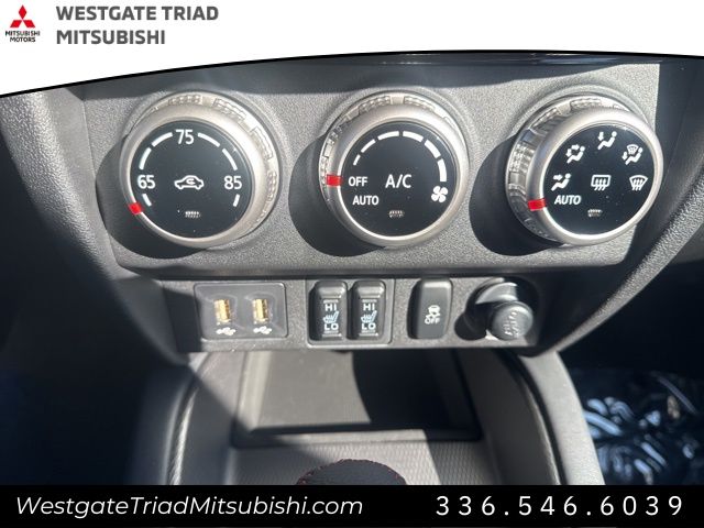 MitsubishiOutlander Sport22
