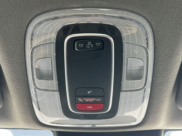 Used 2025 Red Hyundai SEL Sport image 31