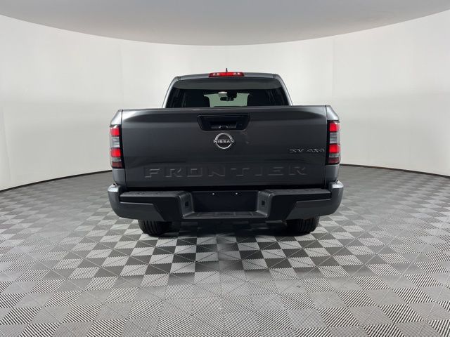 2023 Nissan Frontier SV 8