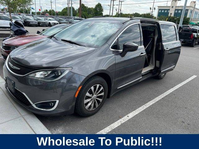  2017 Chrysler Pacifica Touring L FWD   