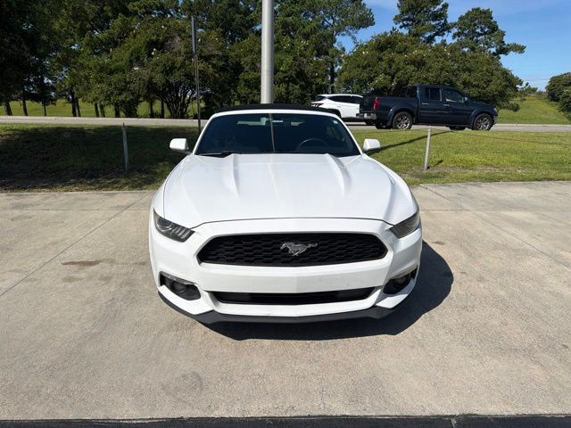 Used 2016 White Ford V6 image 3