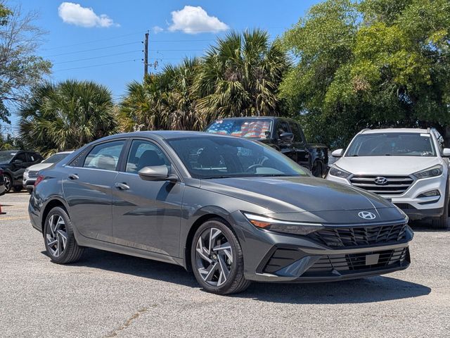 Amazon Gray 2025 Hyundai Elantra SEL Convenience FWD Sedan Front-Wheel Drive Continuously Variable Transmission