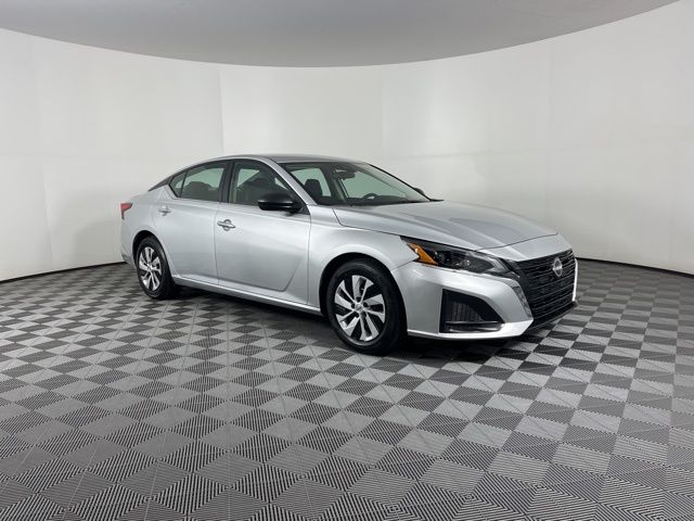 2024 Brilliant Silver Metallic Nissan Altima 2.5 S Sedan