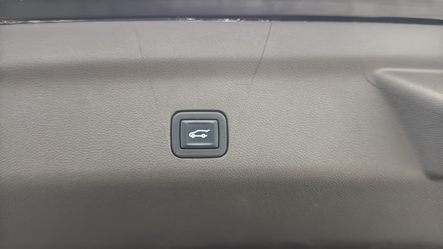 Used 2022 Black Raven Cadillac Premium image 31