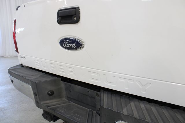 Used 2011 White Ford Lariat image 28