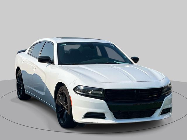 White Knuckle Clearcoat 2018 Dodge Charger Sedan Rear-Wheel Drive 8-Speed Automatic