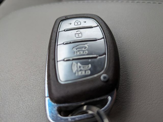 2021 Hyundai Tucson Value Gray at Matthews Motors of Wilmington