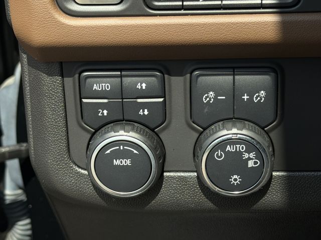 Used 2023 Black Chevrolet High Country image 31