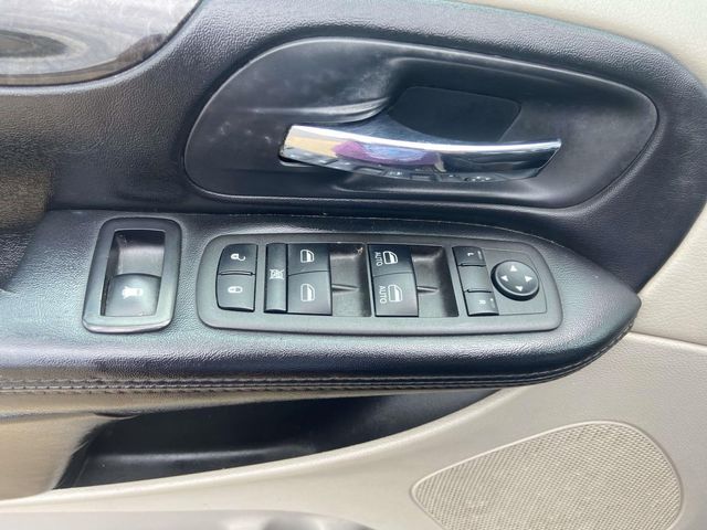 Used 2016 Dodge Grand Caravan Van