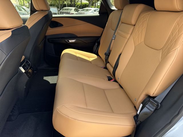 2025 Lexus RX 350 - Photo 23