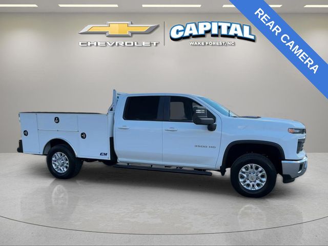 Used 2025 White Chevrolet LT image 6