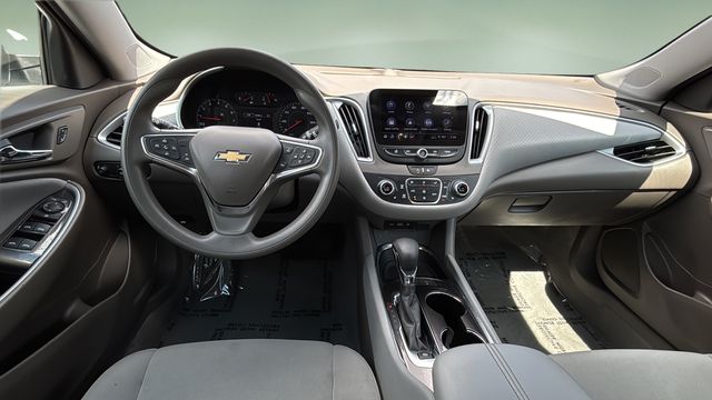 Used 2025 White Chevrolet LT image 10