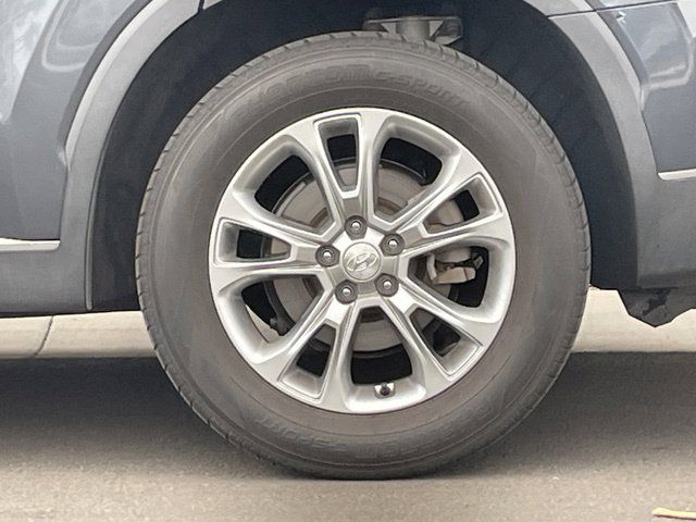 Used 2020 Steel Graphite Hyundai SE image 18