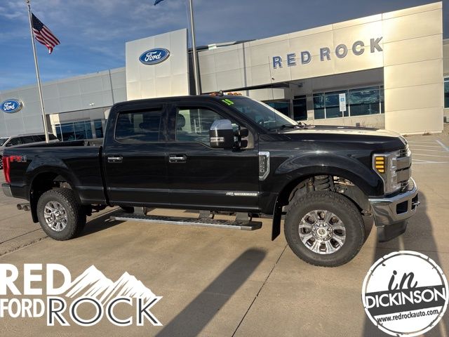 Black Metallic 2019 Ford F-350 Super Duty Lariat Crew Cab 4WD Pickup Truck Four-Wheel Drive 6-Speed Automatic