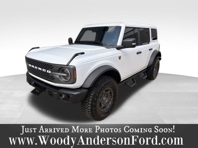 Oxford White 2025 Ford Bronco SUV / Crossover Four-Wheel Drive Automatic