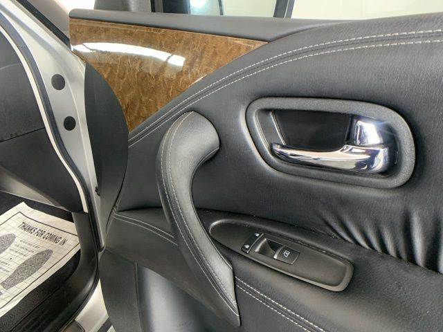 2016 INFINITI QX80 5.6L V8 33