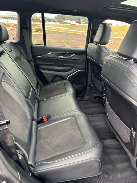 2022 Jeep Grand Cherokee Laredo