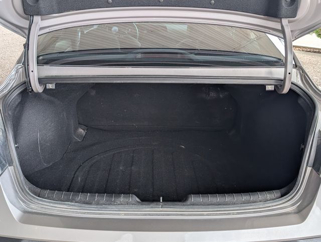 2024 Hyundai Elantra SEL Silver at Community Toyota