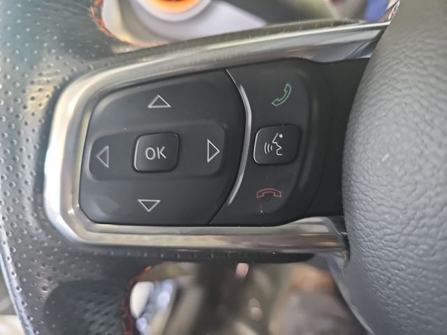 Used 2022 Black Jeep Mojave image 17