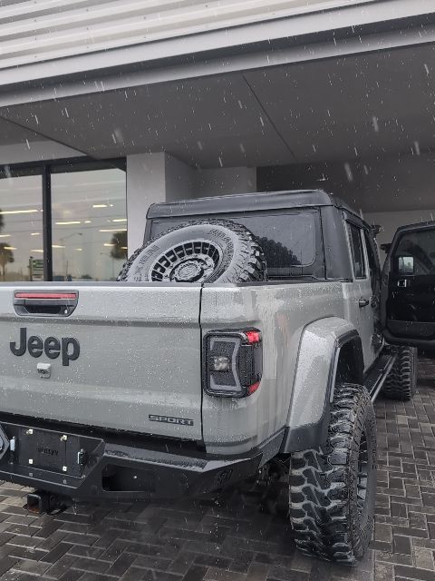 2021 Jeep Gladiator Sport 3