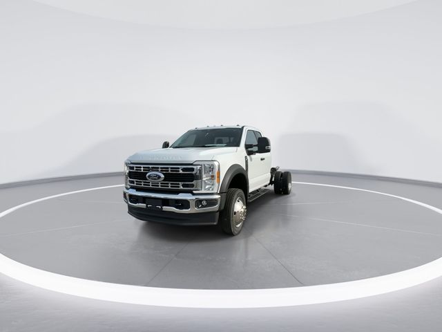 New 2026 Oxford White Ford F-450® XL image 4