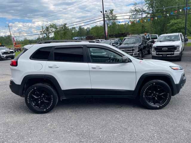 2016 Jeep Cherokee Trailhawk - Bright White Clearcoat exterior view 8