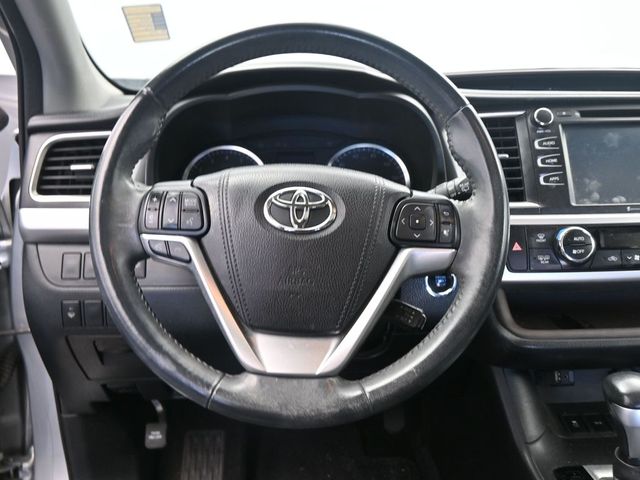 2016 Toyota Highlander XLE V6 25