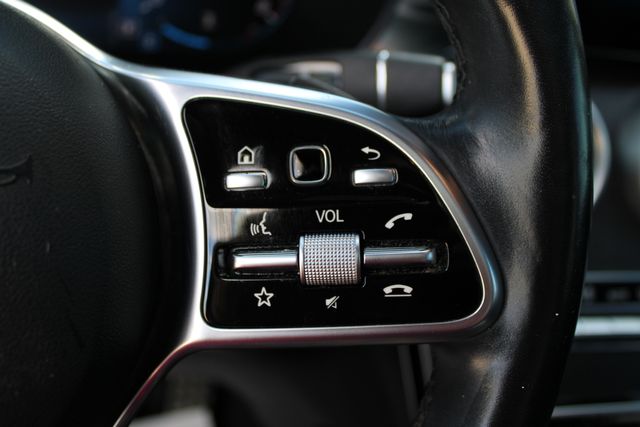 Used 2020 White Mercedes-Benz GLC 300 image 9