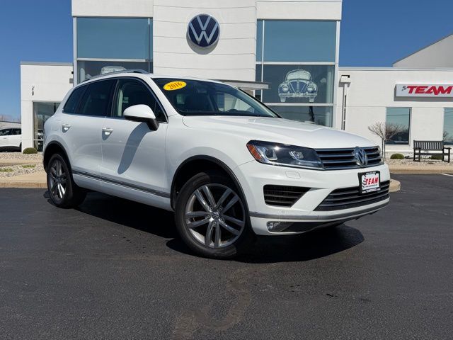Pure White 2016 Volkswagen Touareg SUV / Crossover 8-Speed Automatic