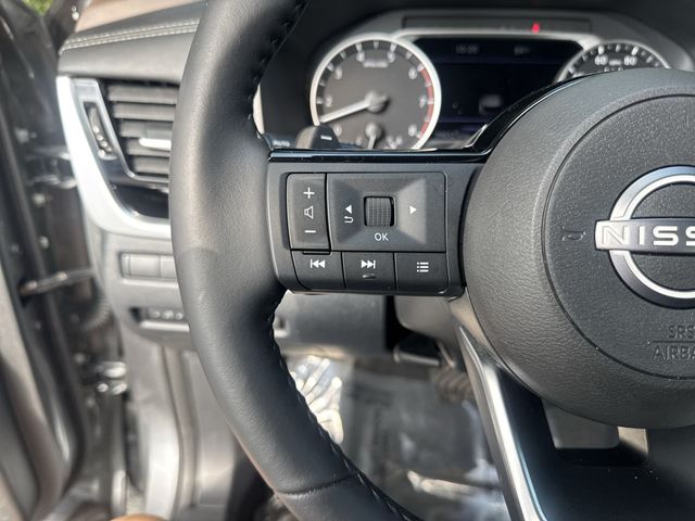 Used 2023 Gray Nissan SL image 17
