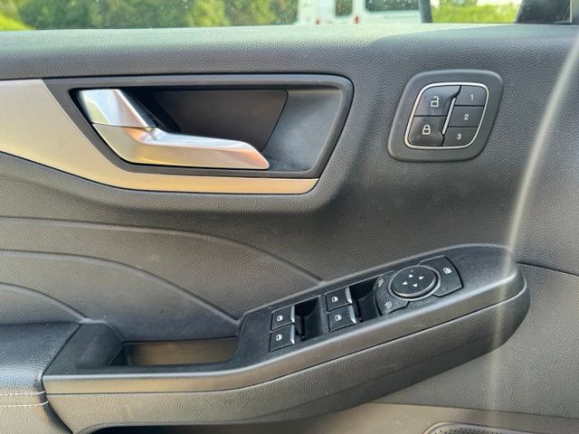 Used 2021 Red Ford SEL image 21
