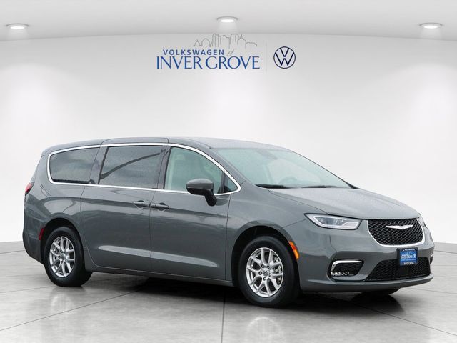 Ceramic Gray Clearcoat 2023 Chrysler Pacifica Touring L FWD Minivan Front-Wheel Drive 9-Speed Automatic