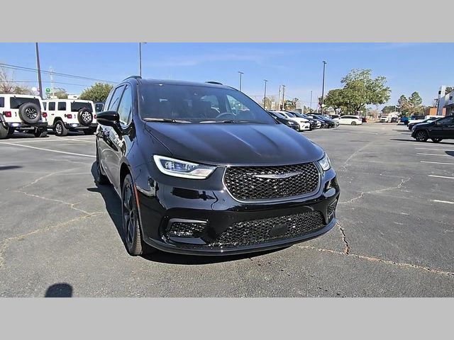 2026 Chrysler Pacifica Limited AWD