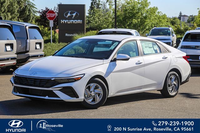 Serenity White Pearl 2026 Hyundai Elantra SE FWD Sedan Front-Wheel Drive Continuously Variable Transmission
