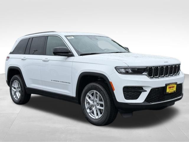 Bright White Clearcoat 2026 Jeep Grand Cherokee SUV / Crossover Four-Wheel Drive 8-Speed Automatic