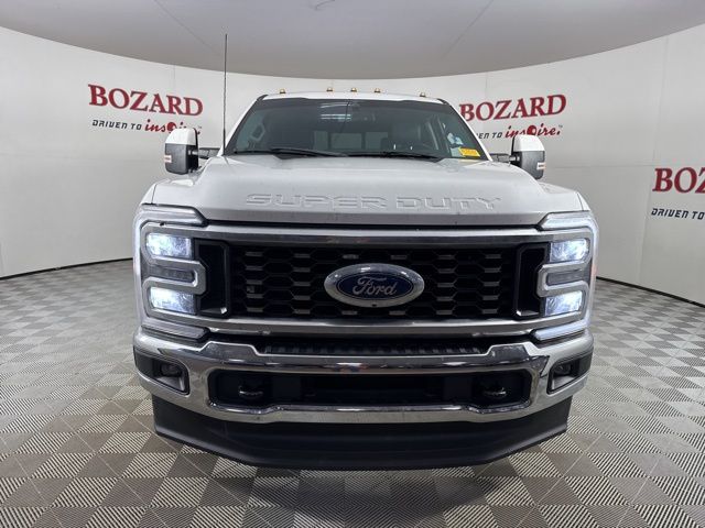 2023 White Metallic Ford Super Duty F-350 DRW Lariat DRW 4X4 Truck