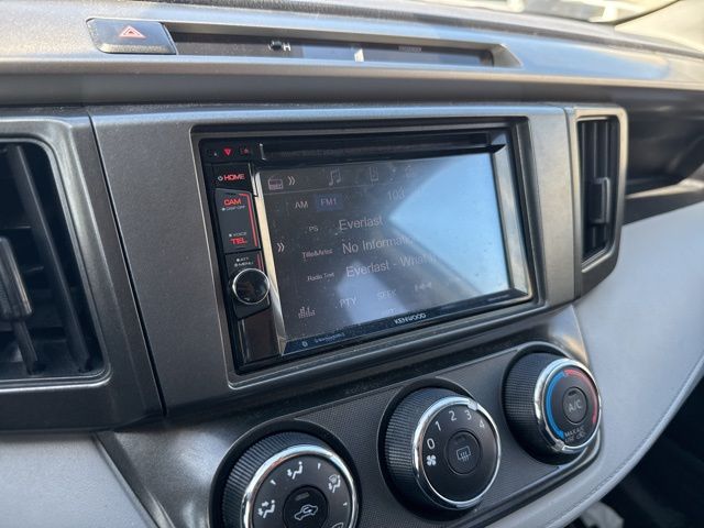 2014 Super White Toyota RAV4 LE AWD SUV