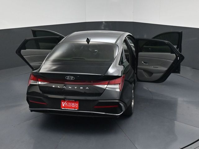 2024 Hyundai Elantra SE Black at DeMontrond Auto Country