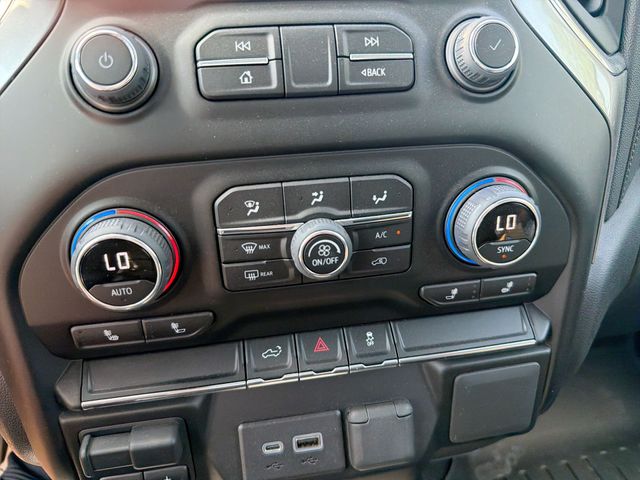 Used 2022 White Chevrolet LT image 21