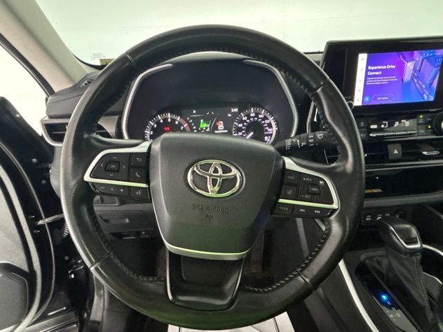 Used 2023 Toyota Highlander SUV