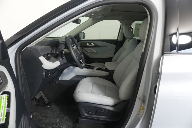 New 2026 White Ford Platinum image 22