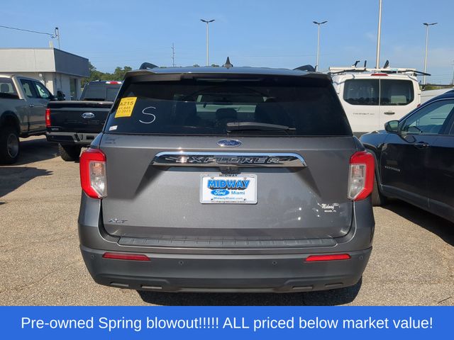 Used 2023 Gray Metallic Ford XLT image 4