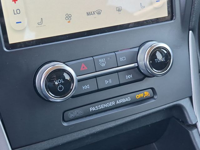 Used 2024 White Ford SEL image 25