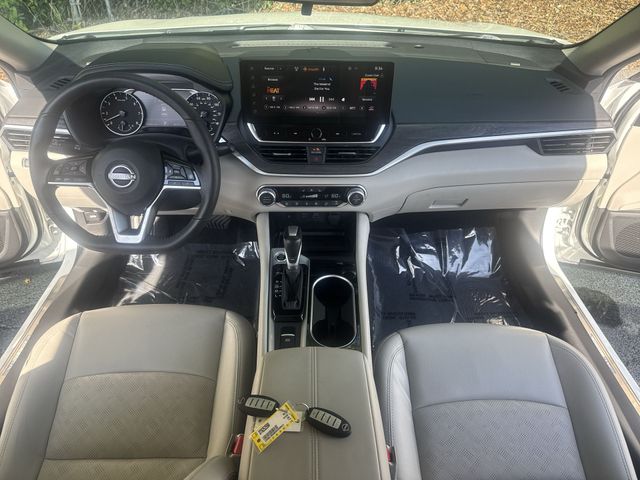 Used 2025 White Nissan 2.5 SL image 9