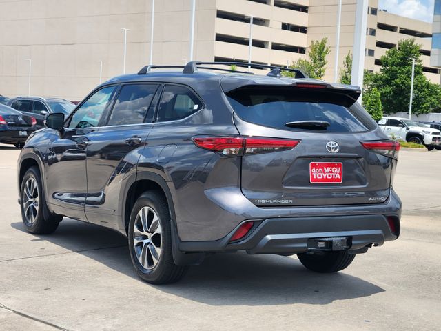 2022 Toyota Highlander XLE Gray at Toyota of Victoria