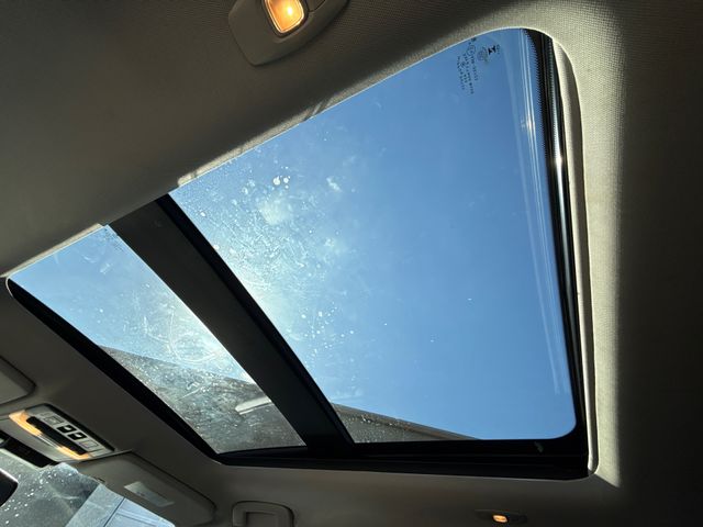 Used 2024 Silver Mitsubishi SE Black Edition w/Pano Roof image 17