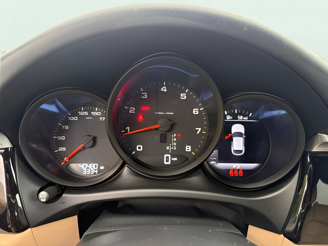 2021 Porsche Macan Base - Photo 18